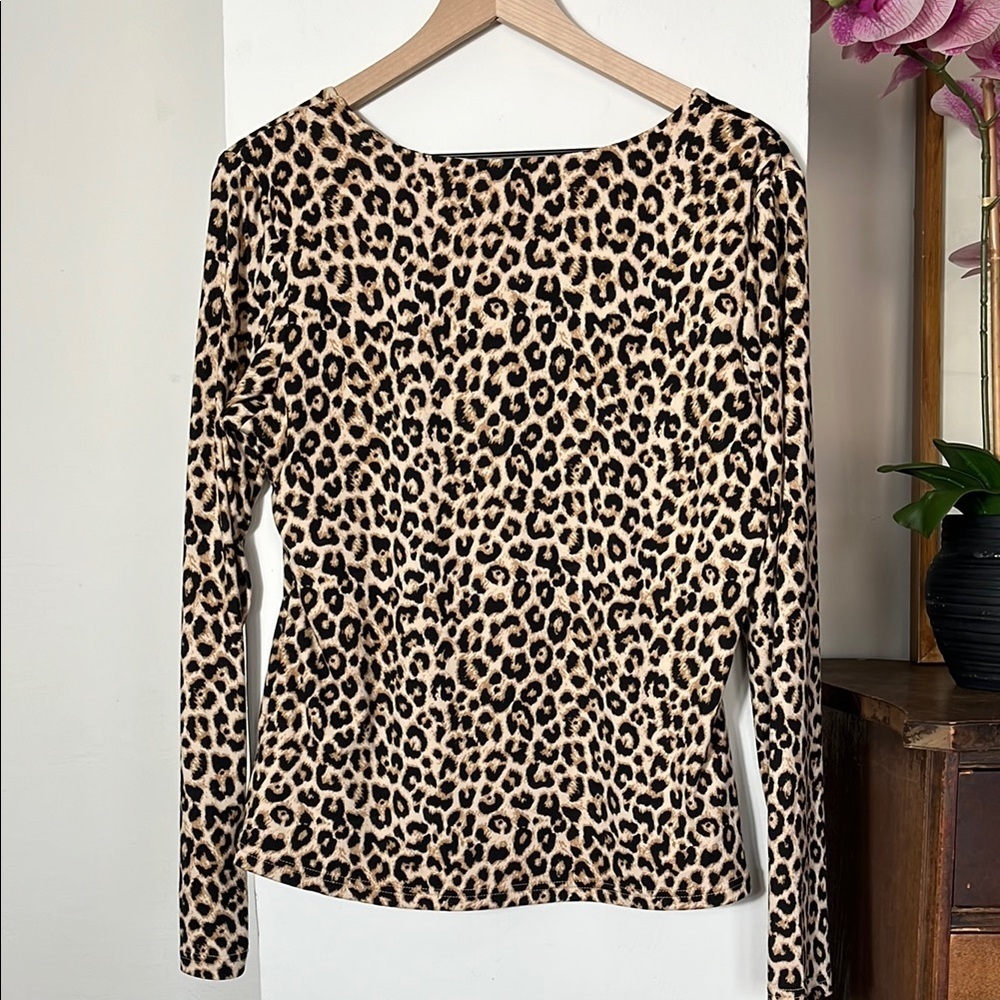 Tan Fitted Blouse with Leopard Print - Picture 6 of 6